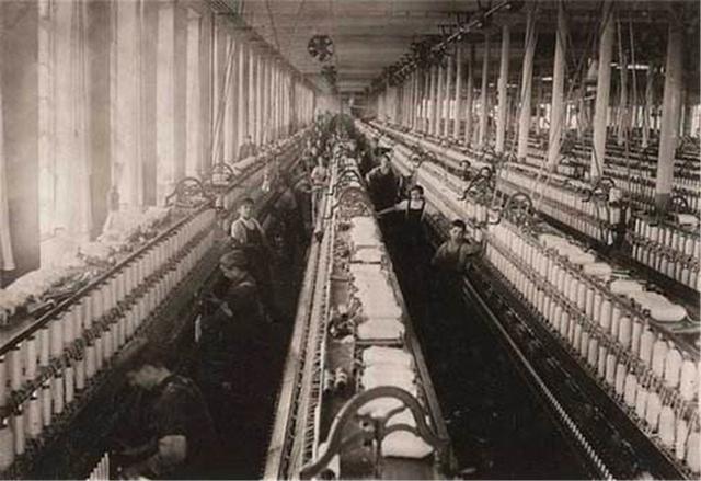 美國工業(yè)革命后,紡紗業(yè)開始了,棉毛工業(yè)機器的開始發(fā)達